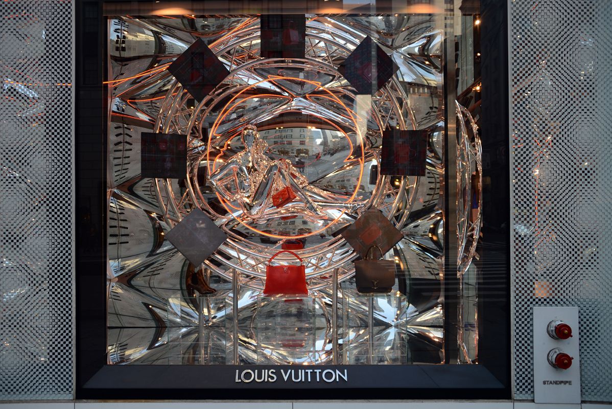 New York City Fifth Avenue 745 02 Louis Vuitton Window Display 1 E 57 St